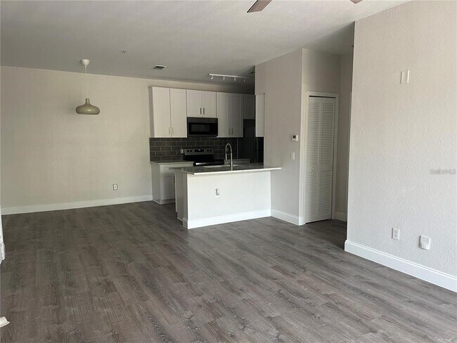 Foto del edificio - 2627 Maitland Crossing Way
