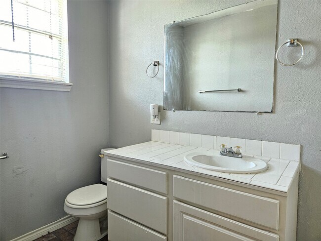 Foto del edificio - 705 Harris Ave