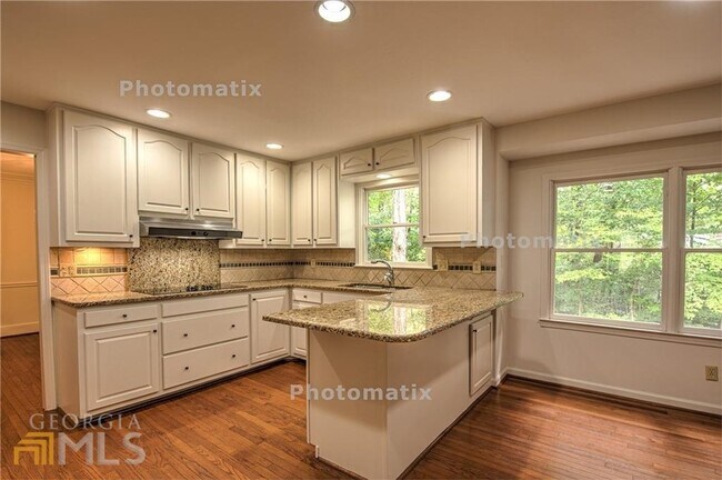 Building Photo - 3460 Wycherly Ct NE
