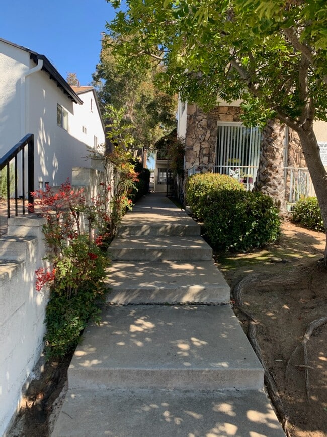 Entrance to property - 4473 Mississippi St