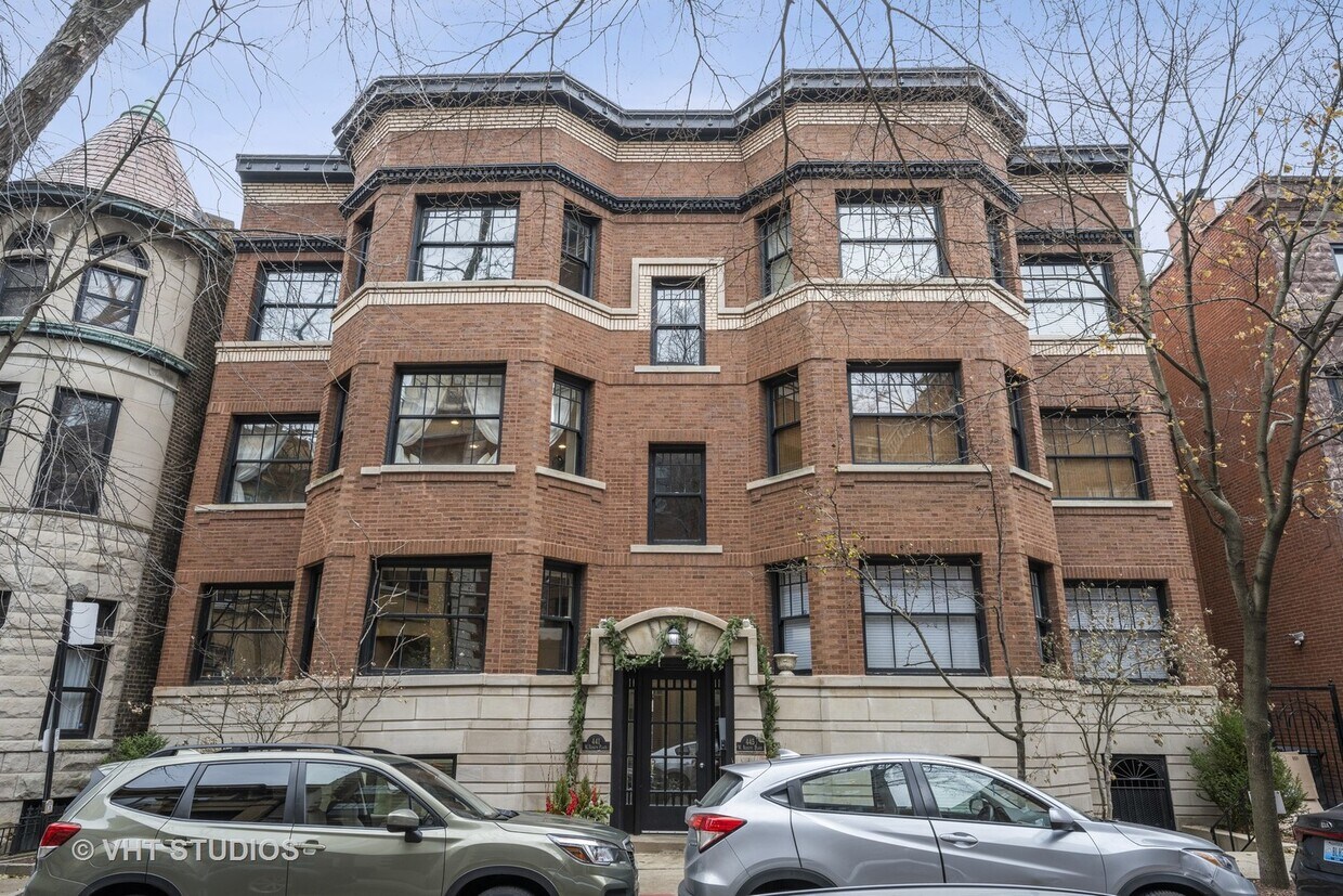Primary Photo - 441 W Roslyn Pl