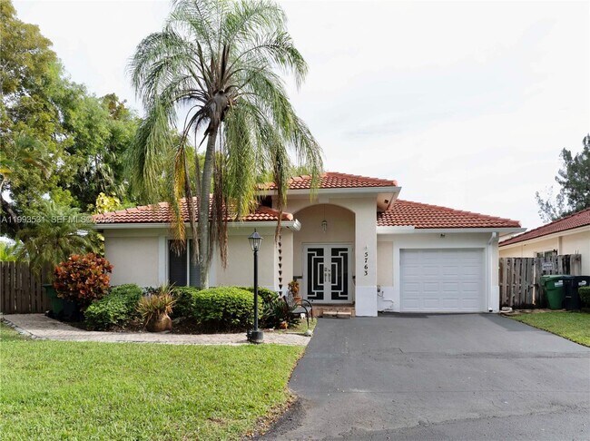 Foto del edificio - 5763 NW 97th Ct