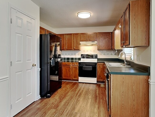 Building Photo - 272 Twin Creeks Rd