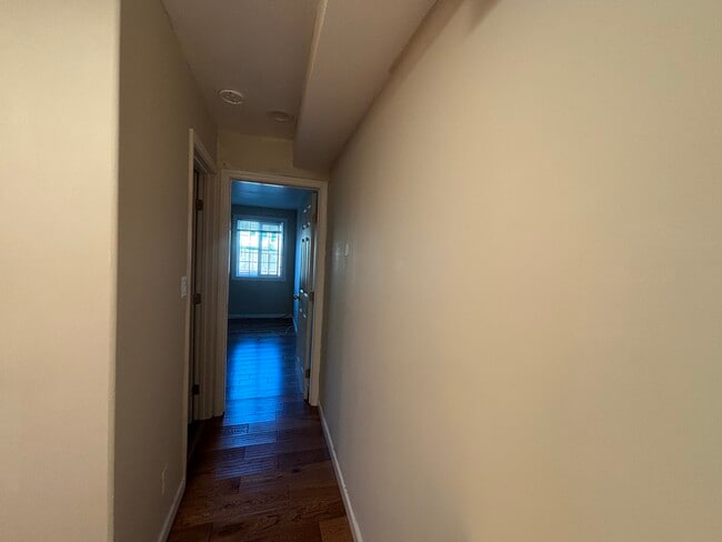 Short hallway - 1477 26th Ave