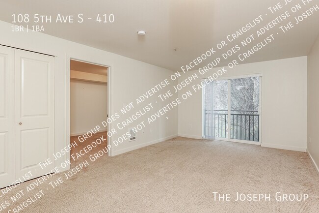 Foto del edificio - 108 5th Ave S