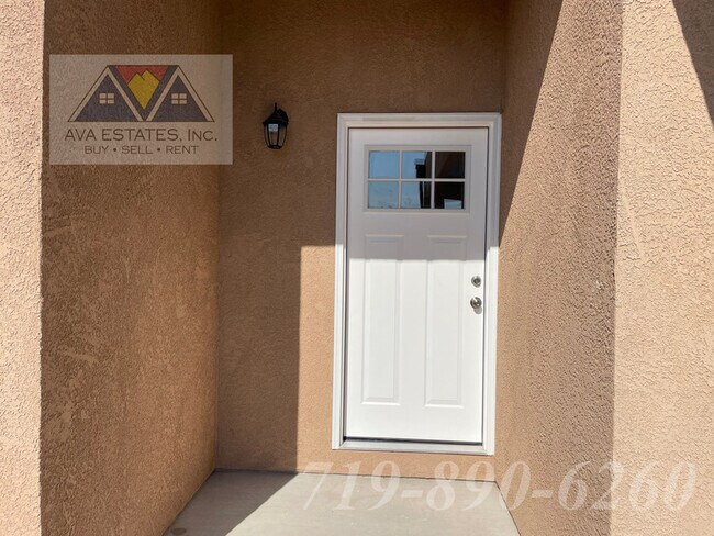 Foto del edificio - 753 E Springmont Dr