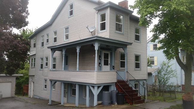 Building Photo - 84 Albany St