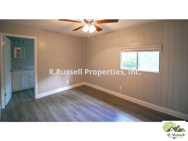 Building Photo - 5137 Mt Plymouth Rd