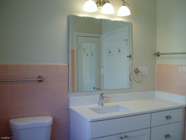 Foto del edificio - 2 br, 1 bath House - 1005 West White Street