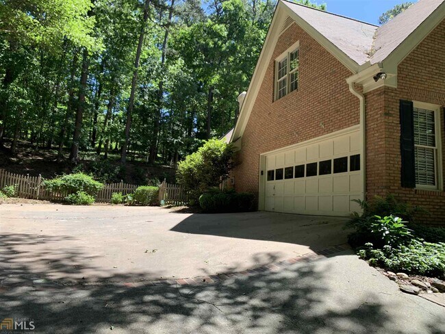 Building Photo - 7565 Bridgegate Ct