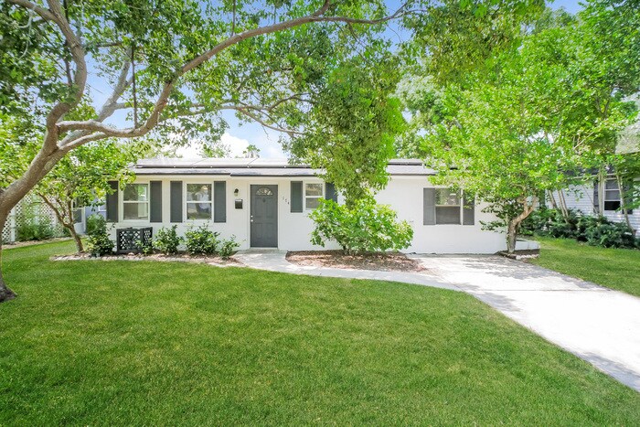 Primary Photo - Discover Your Next Home