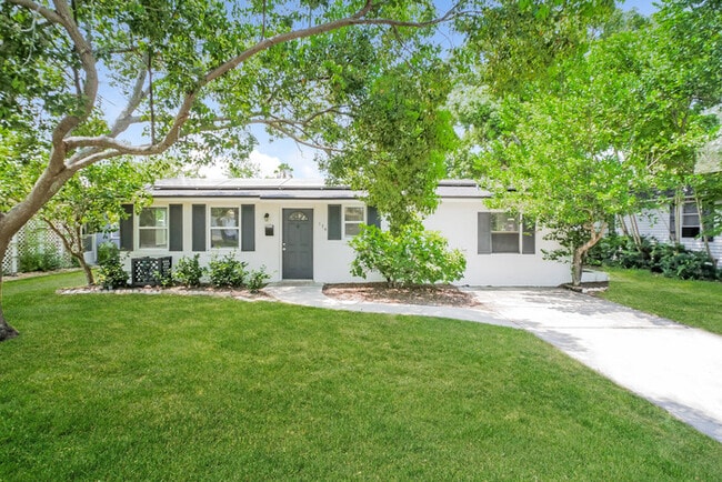 Building Photo - 174 Phoenetia Dr