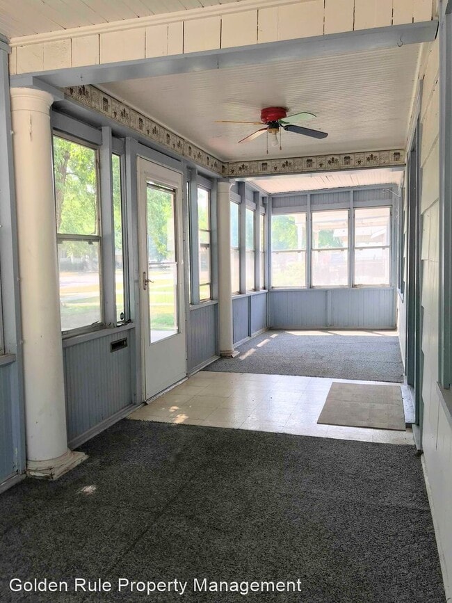 Building Photo - 2 br, 1 bath House - 304 E 14th