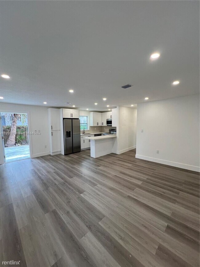 Foto del edificio - 3 br, 2 bath House - 5513 NW 1st Ave # 5513