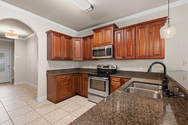 Building Photo - 4 Bed Navarre Townhome in Pool Community