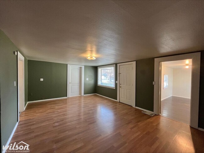 Foto del edificio - Bright & Spacious 3 bedroom, 1 bath Home for Rent!