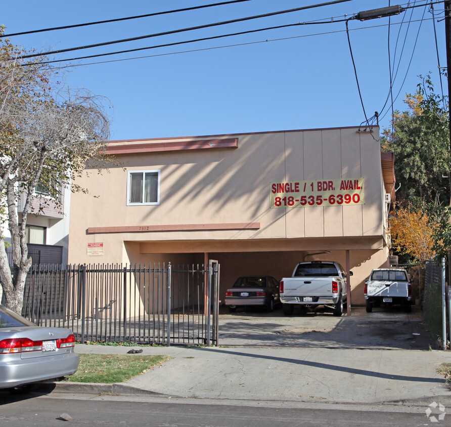 Foto principal - 7312 INDEPENDENCE AV