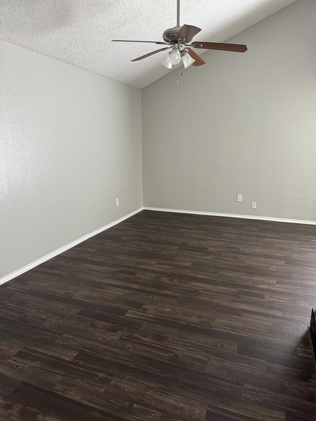 Foto del edificio - 5975 Westcreek Dr