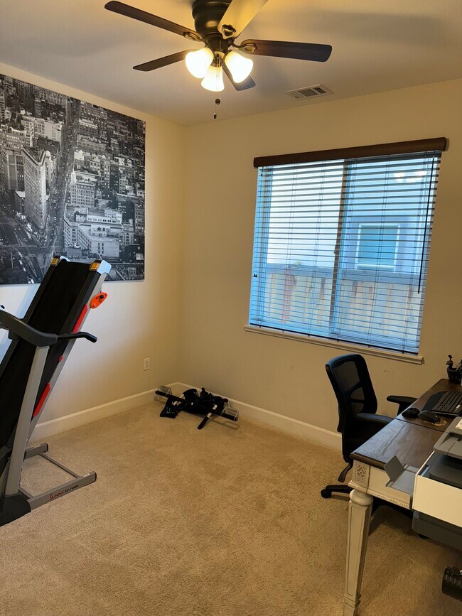 Foto del edificio - 501 Aster St