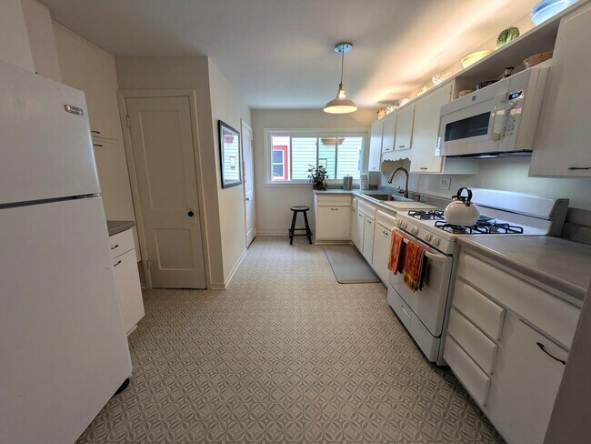 Foto del edificio - 2035 E Dayton St