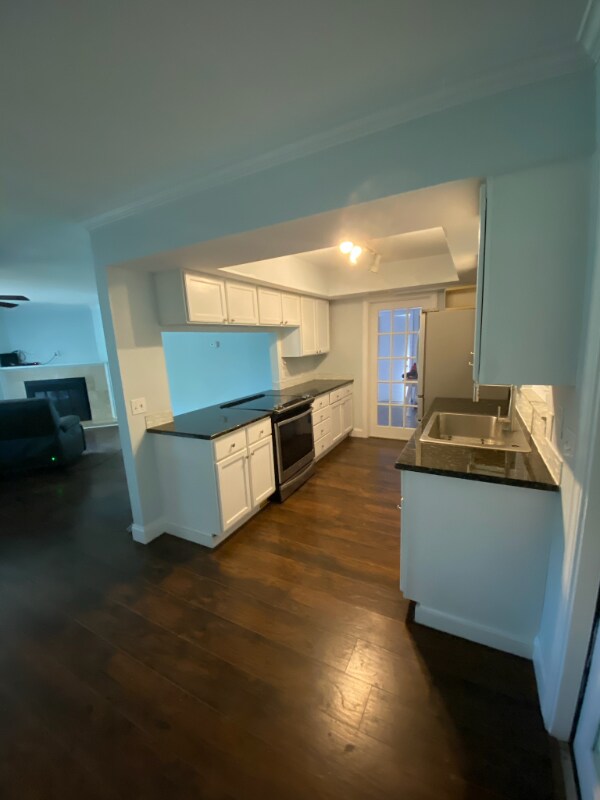 Building Photo - 1110 10th Pl