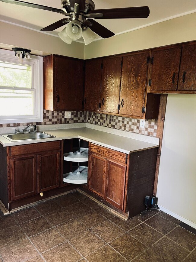 Foto del edificio - 2 bedroom house available now