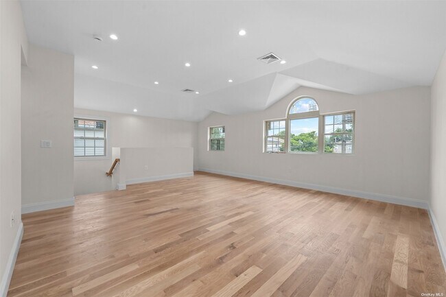 Foto del edificio - 239-38 148th Rd