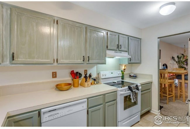 Building Photo - 1333 Village Park Ct