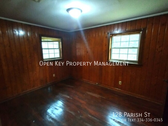 Building Photo - 128 Parish St