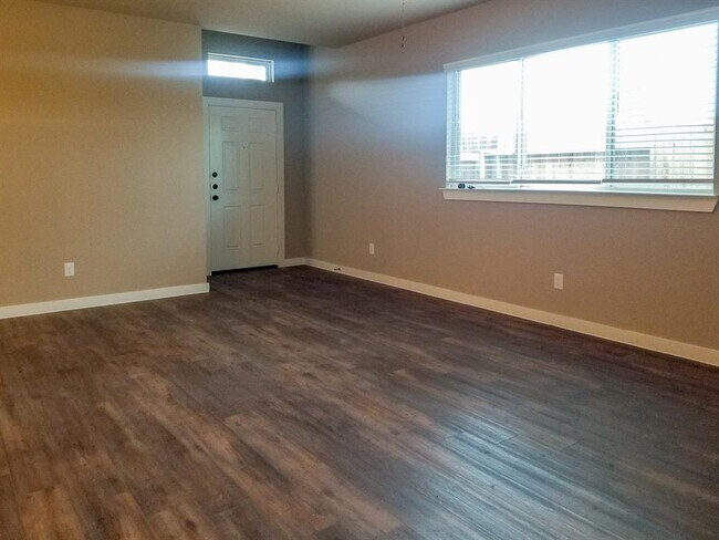 Foto del edificio - 9864 Grosbeak Ln