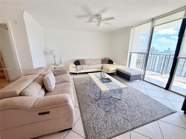 Foto del edificio - 2750 NE 183rd St