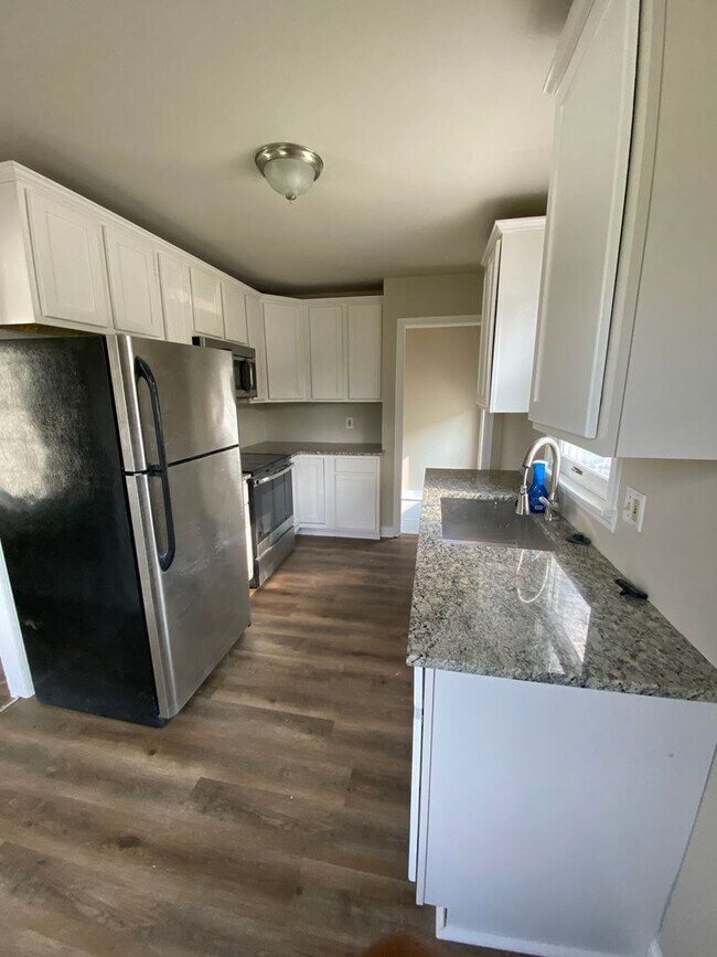 702 E 20th St S, Newton, IA 50208 House Rental in Newton, IA