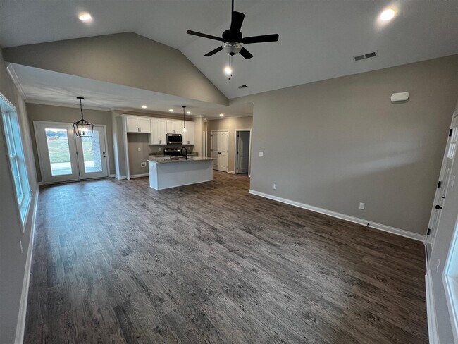 Building Photo - 1208 County House Ln