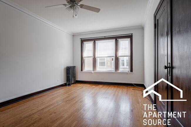 Foto del edificio - 2563 W Montrose Ave
