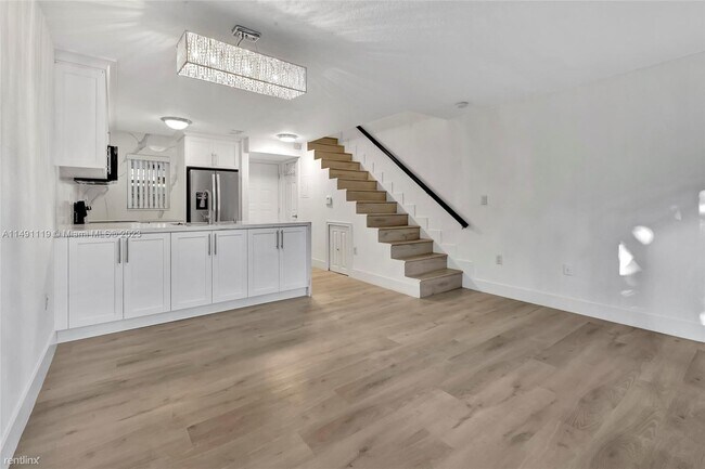 Foto del edificio - 2 br, 2.5 bath House - 3130 Bird Ave