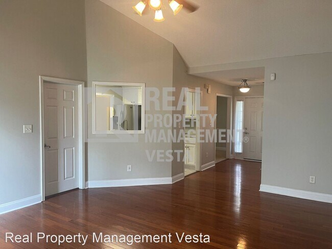Building Photo - 3 br, 2 bath House - 117 Crimson Dr