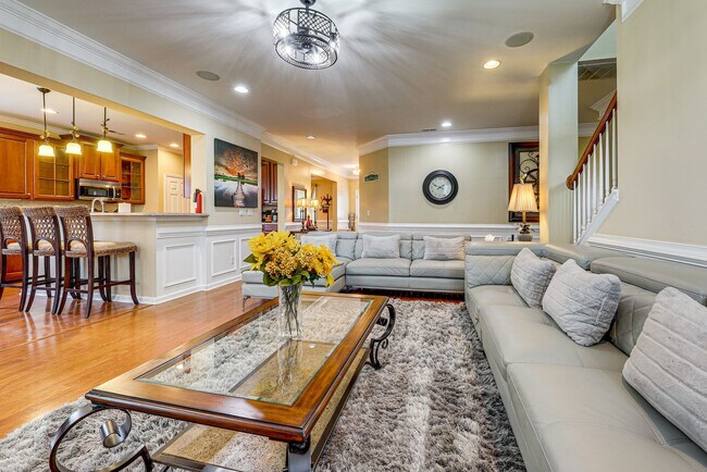 Building Photo - 5115 Oriole Ct