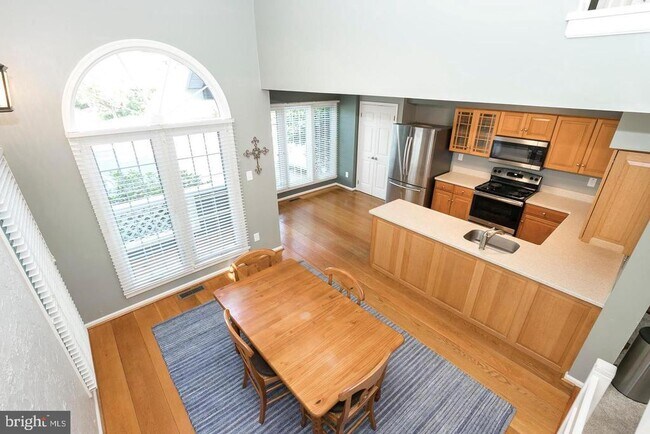 Foto del edificio - 311 Whistling Swan Ln