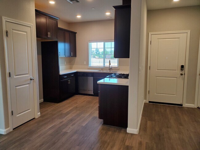 Building Photo - 853 Fenley Way