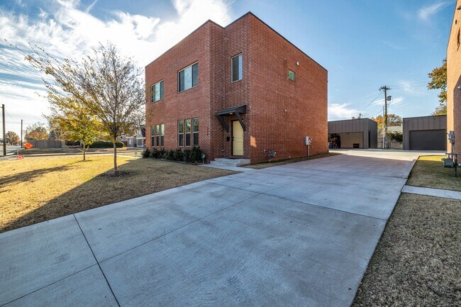 Foto del edificio - P.57 Kode Properties, LLC 1236-1238