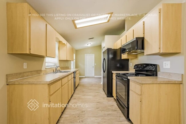 Building Photo - 3103 Lime Tree Dr