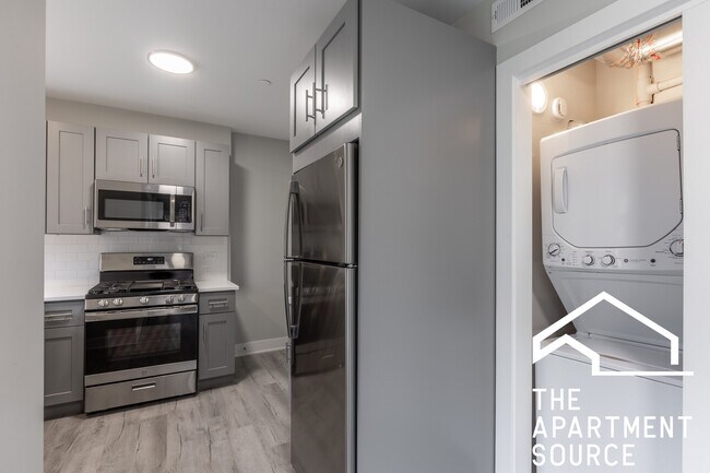 Building Photo - 1139 Oak Ave