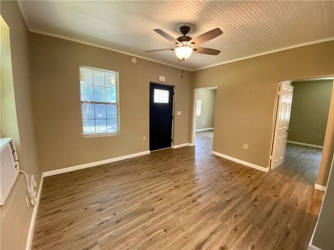Building Photo - 1306 Perez St