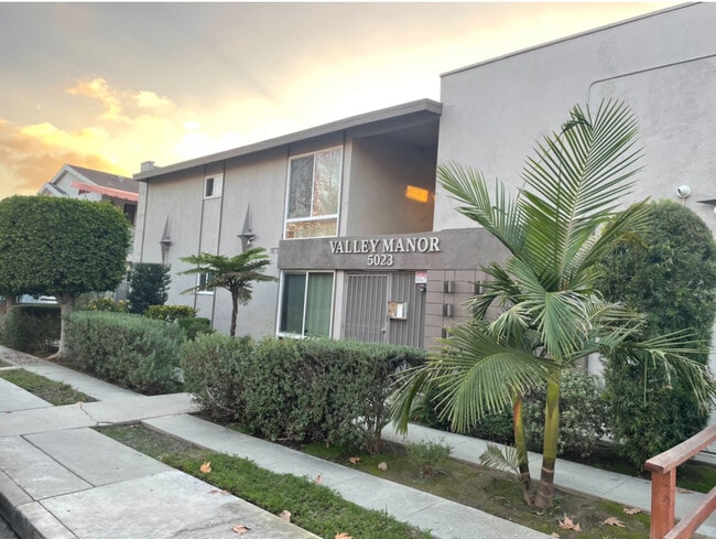 Building Photo - 5023 Rosemead Blvd