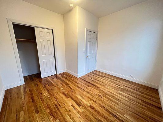 Foto del edificio - 3 bedroom in BRONX NY 10467