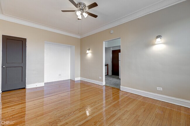 Foto del edificio - 1738 W 81st St