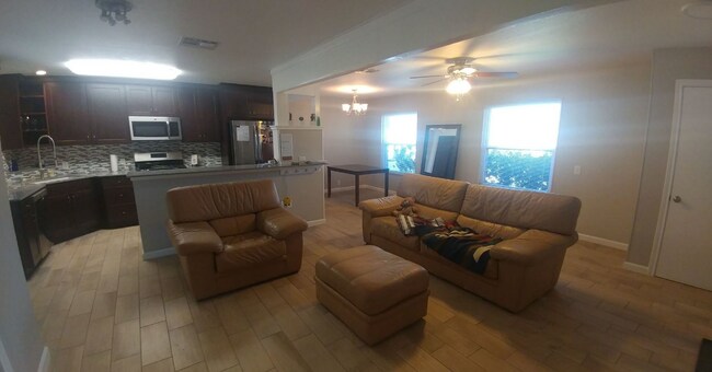 Foto del edificio - 4818 Cambray Dr