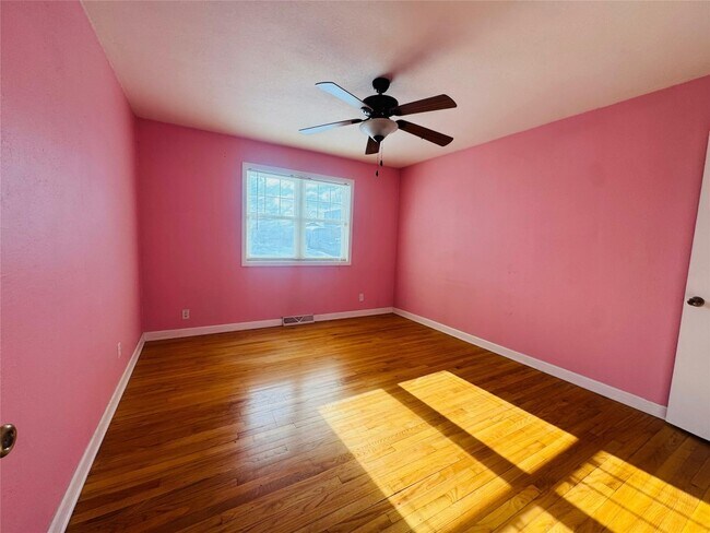 Foto del edificio - 2405-2405 Jenkins St