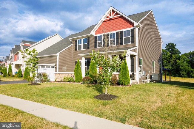 Building Photo - 109 Grayhawk Way S