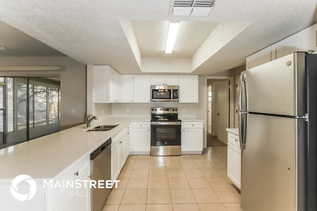 Foto del edificio - 6216 Radford St